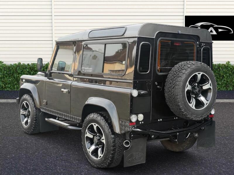 Land Rover Defender view 5