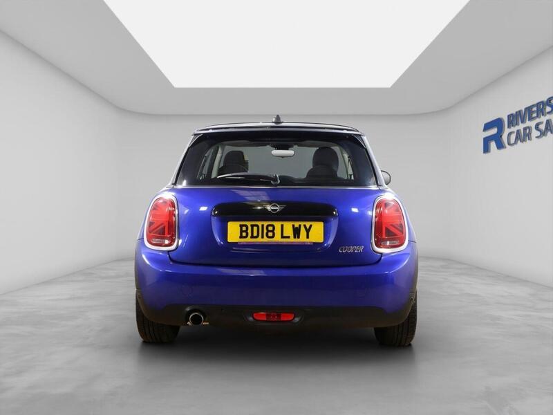Mini Hatch view 5