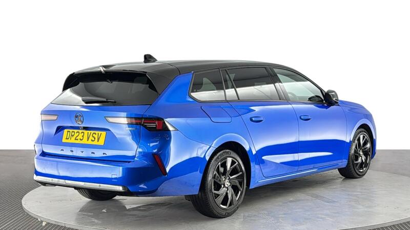 Vauxhall Astra view 4