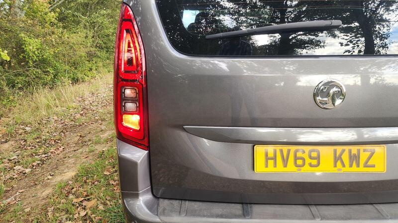 2019 Vauxhall Combo Life — photo 25