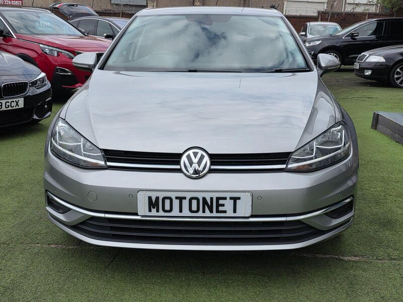 Volkswagen Golf view 4