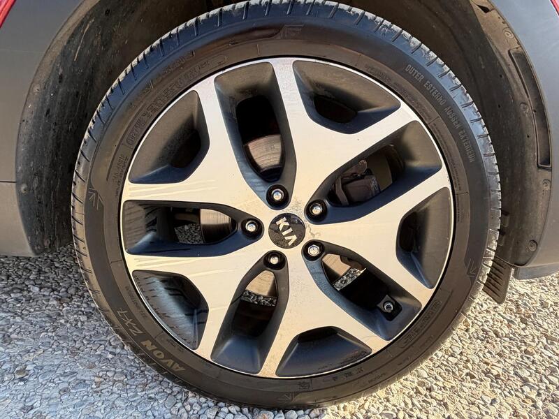 Kia Sportage view 3