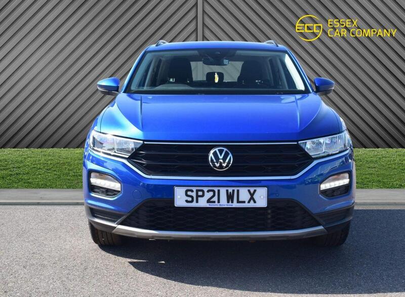 Volkswagen T-Roc view 5