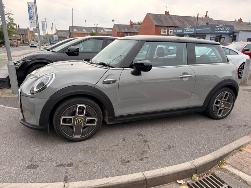 Mini Electric Hatch view 7