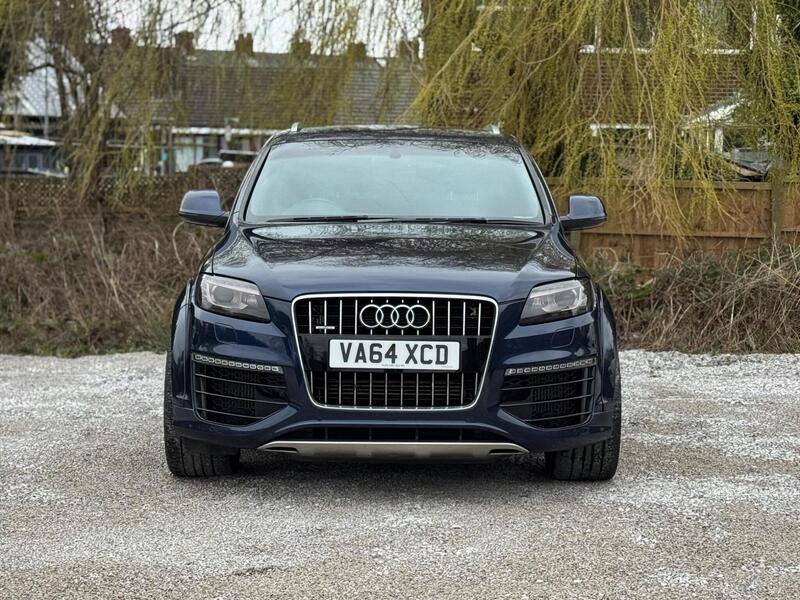 Audi Audi Q7 view 4
