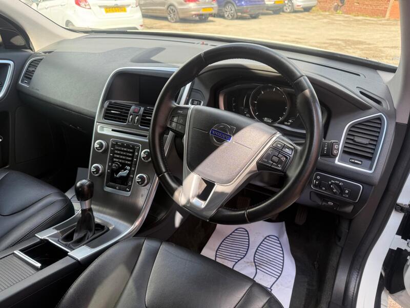 Volvo XC60 view 7