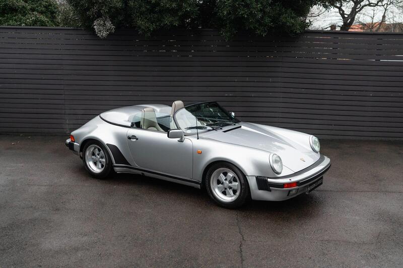 Porsche 911 view 2