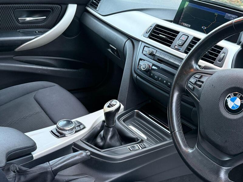BMW 3 Series view 21