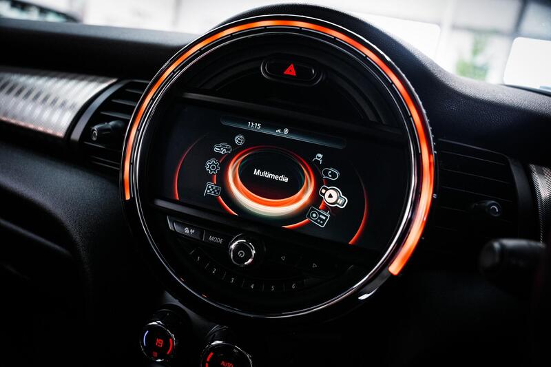Mini Hatch view 7
