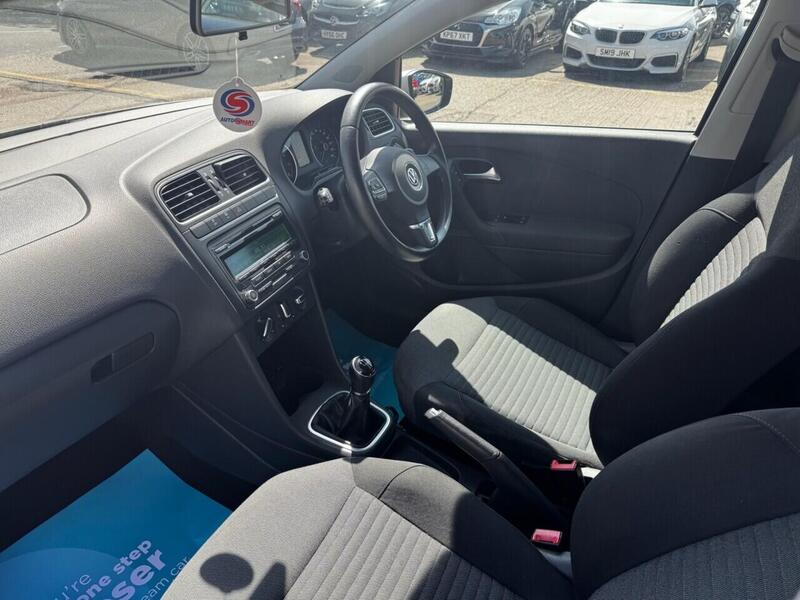 Volkswagen Polo view 3