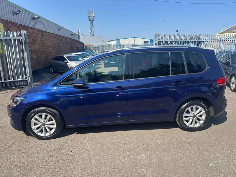 Volkswagen Touran view 7