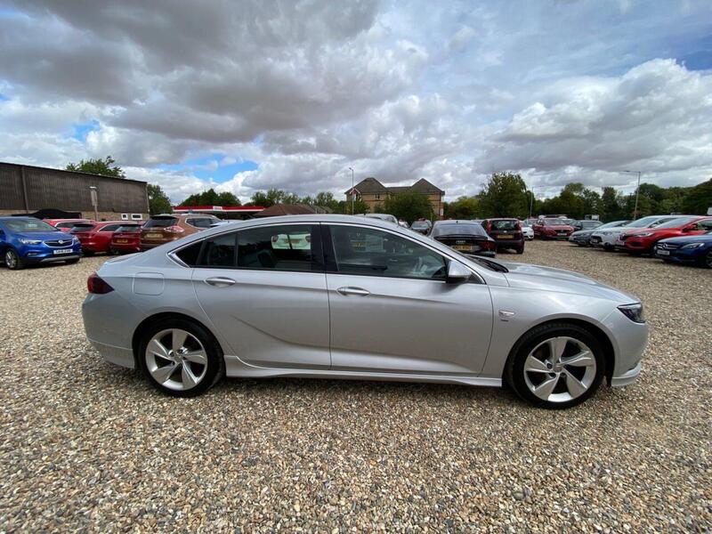 Vauxhall Insignia view 4