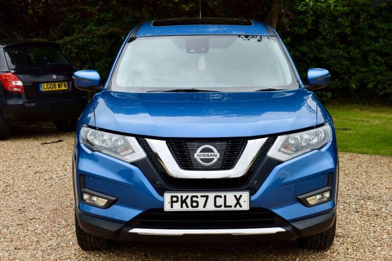Nissan X-Trail view 2