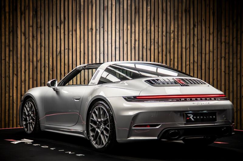 Porsche 911 view 3