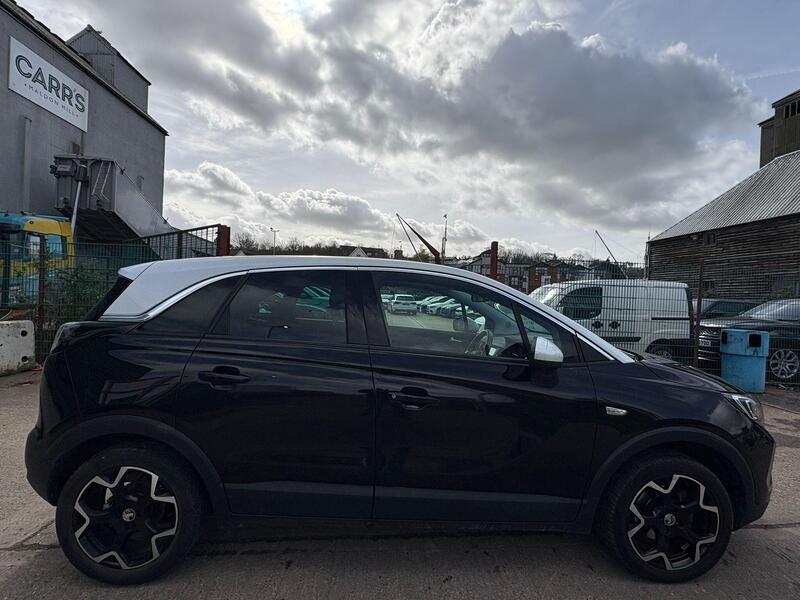 Vauxhall Crossland view 2