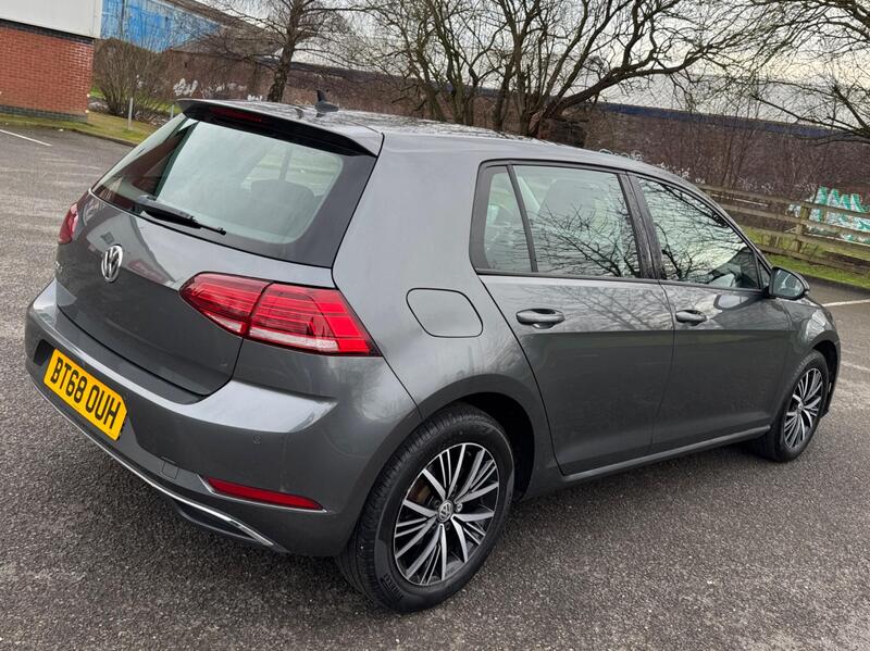 Volkswagen Golf view 5