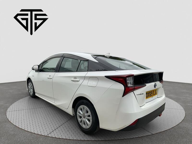 Toyota Prius view 5