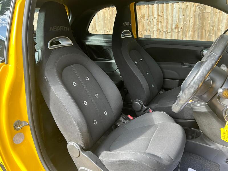 Abarth 595 view 3