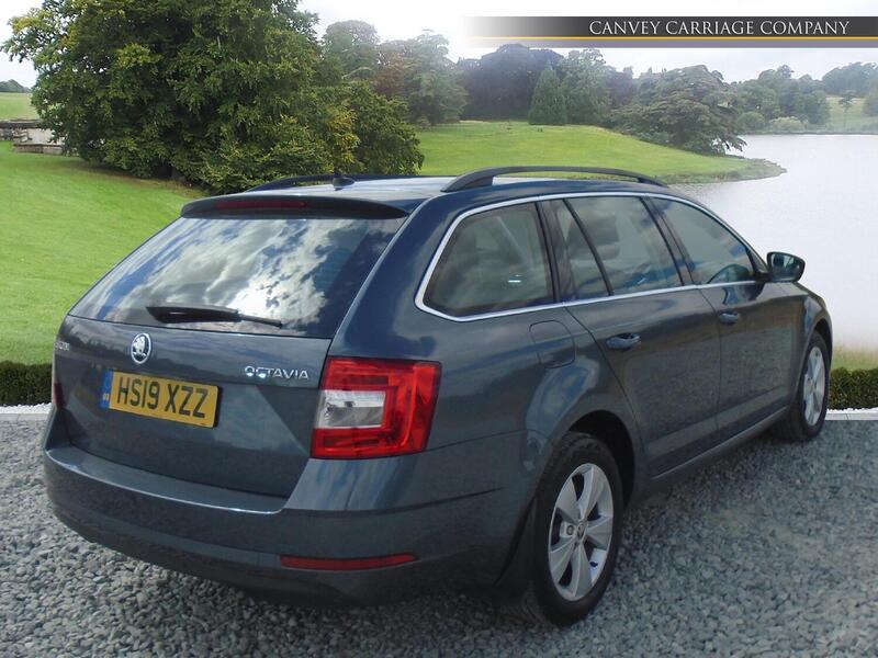 Skoda Octavia view 3