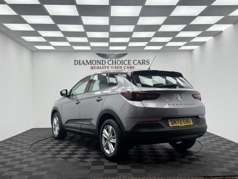 Vauxhall Grandland view 4