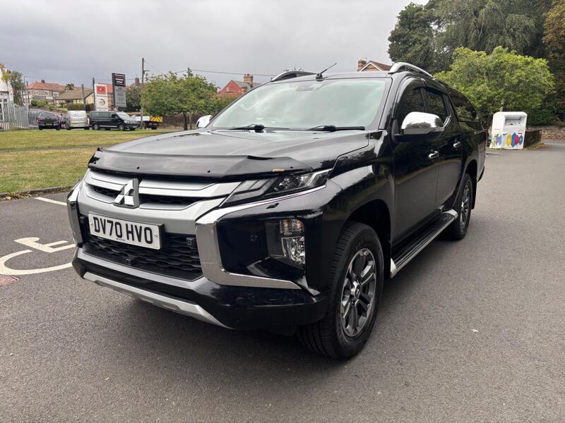 Mitsubishi L200 view 3