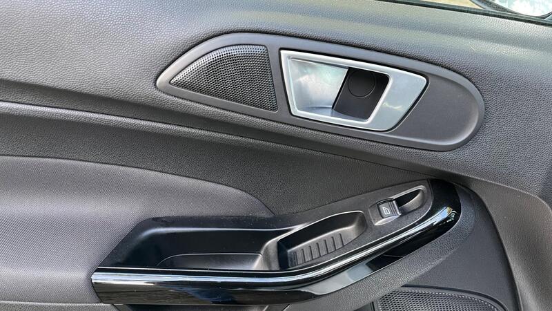 2013 Ford Fiesta — photo 51