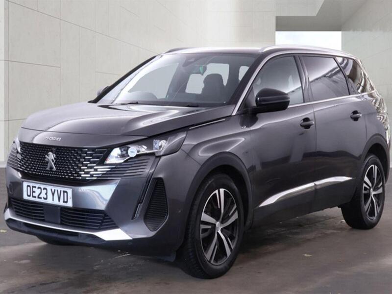 Peugeot 5008 view 2