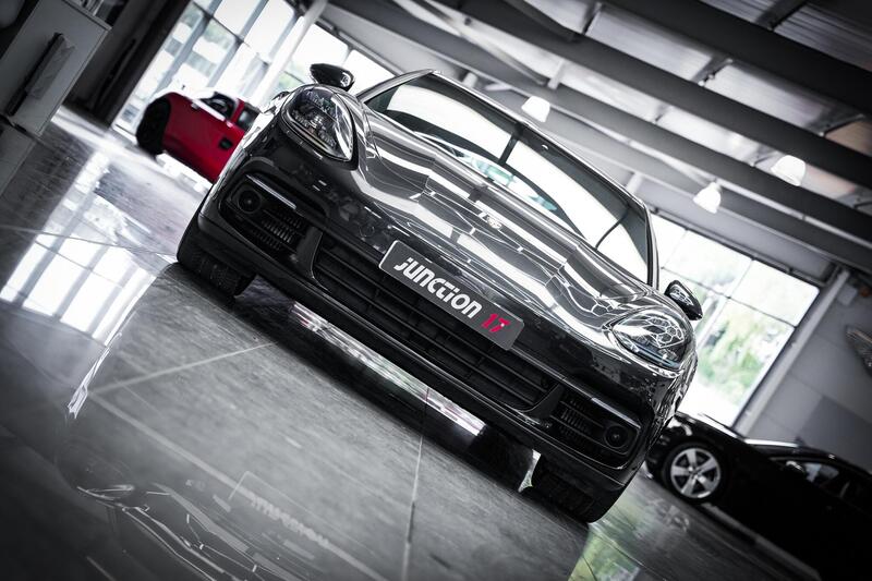 Porsche Panamera view 4