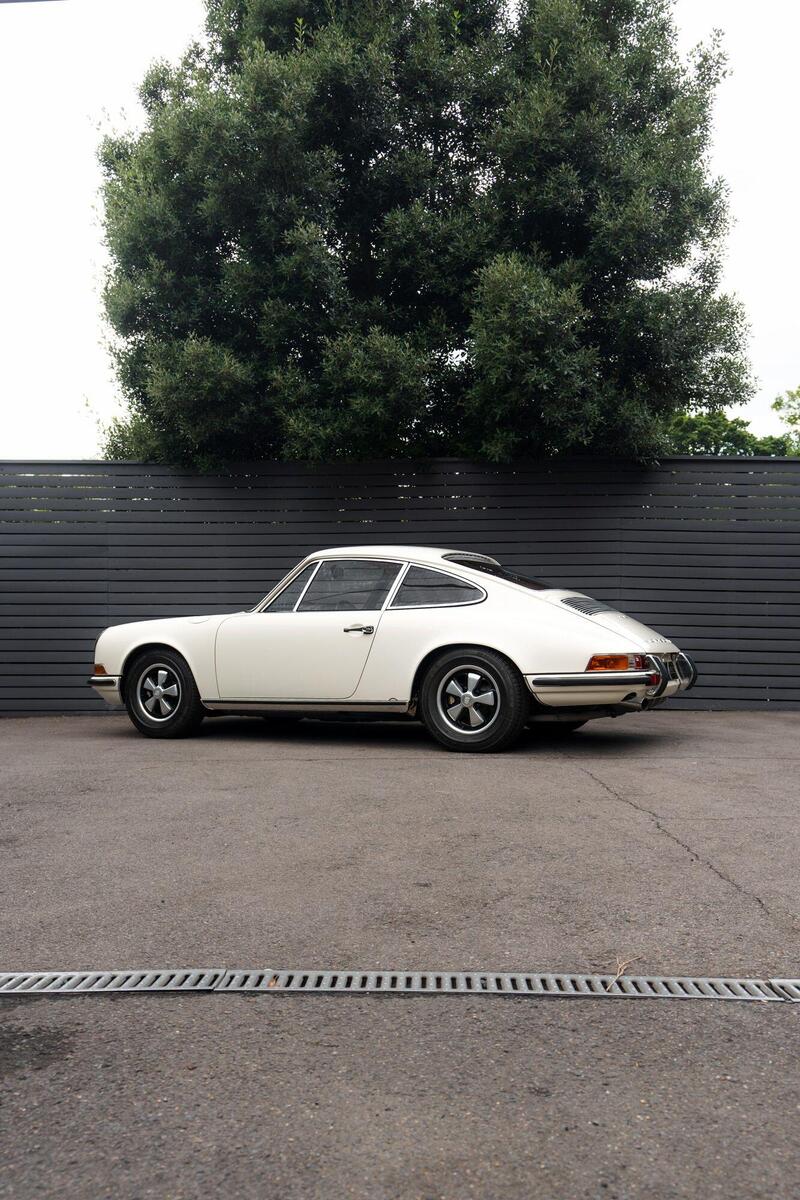 Porsche 911 view 4