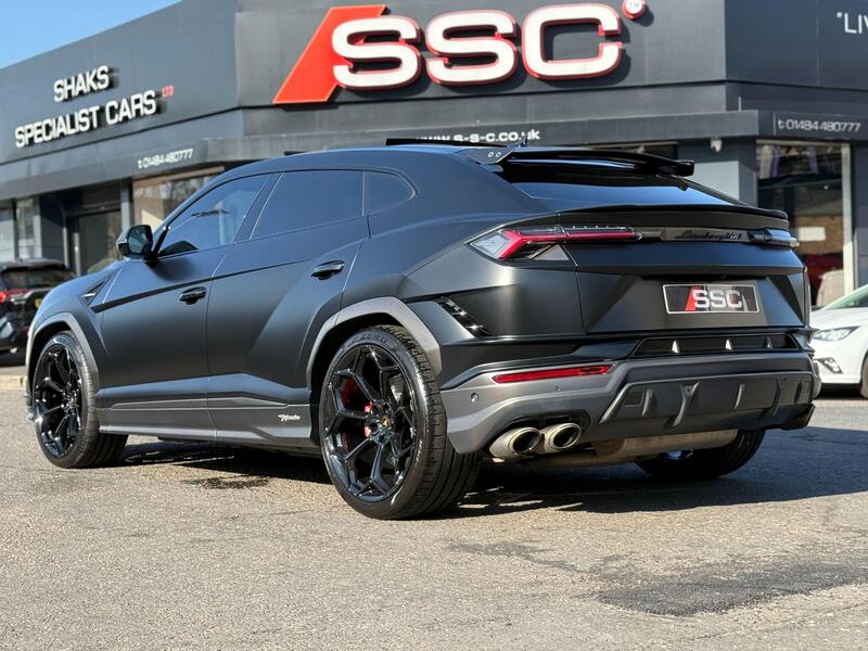 Lamborghini Urus view 2