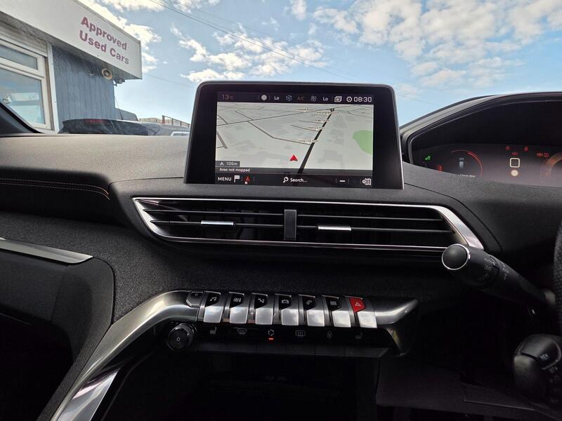 Peugeot 3008 view 2
