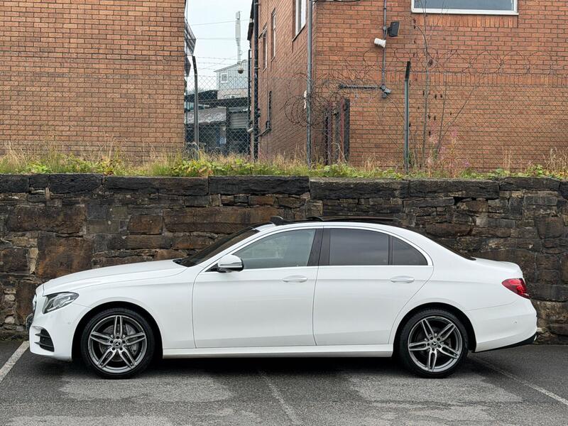 Mercedes-Benz E-Class view 4