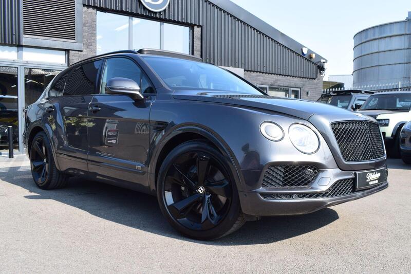 Bentley Bentayga view 3