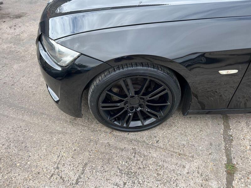 BMW 3 Series view 4