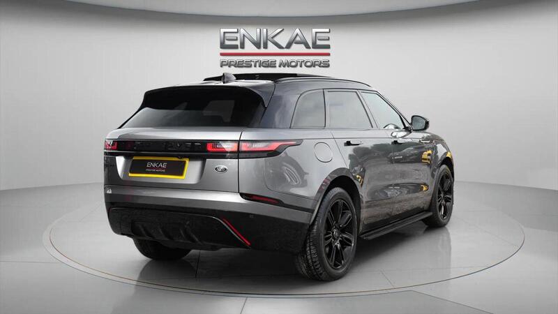 Land Rover Range Rover Velar view 4