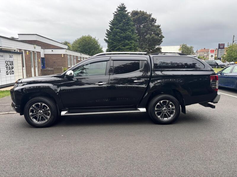 Mitsubishi L200 view 4
