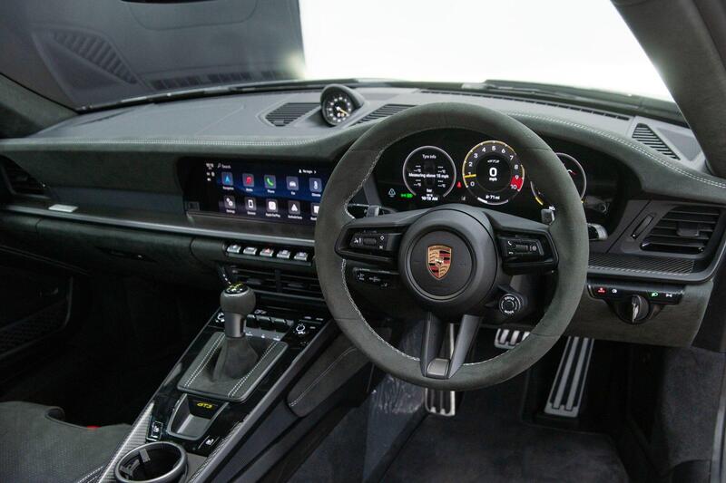 Porsche 911 view 3