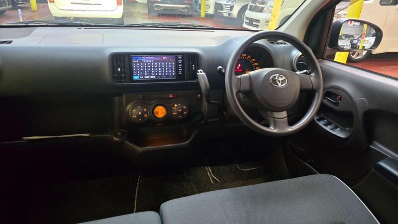 Toyota Yaris view 3