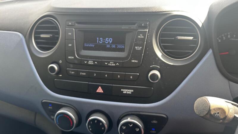 2015 Hyundai i10 — photo 20