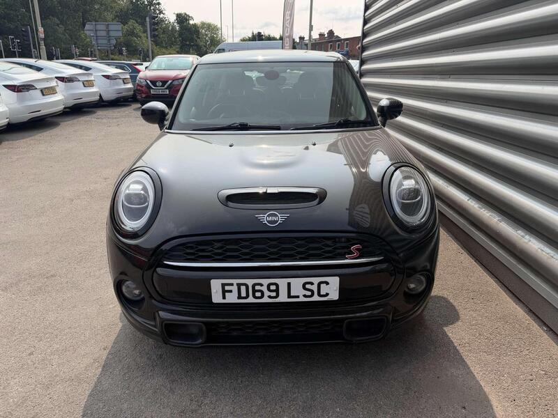 Mini Hatch view 3