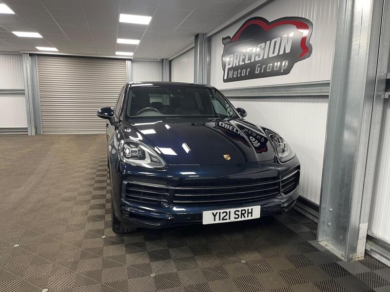 Porsche Cayenne view 3