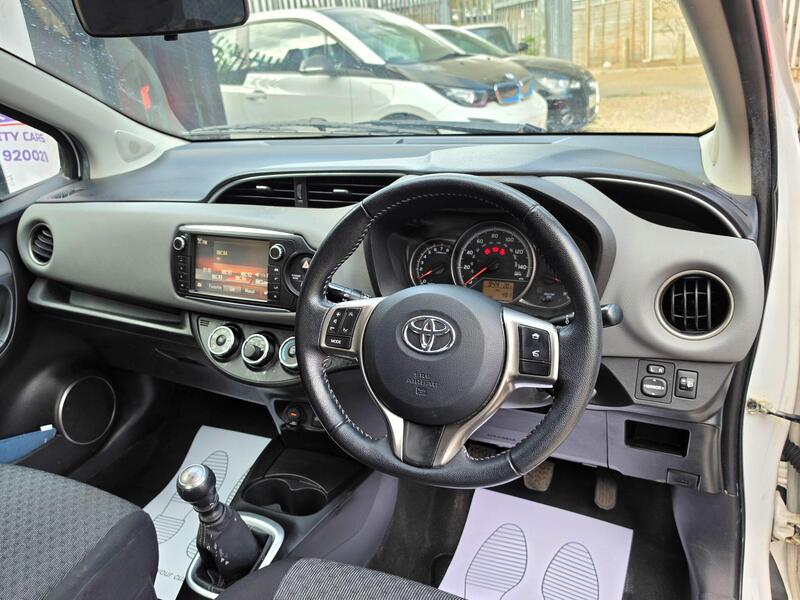 Toyota Yaris 1.33 Dual VVT-i Icon Euro 5 5dr Euro 5 thumbnail 36