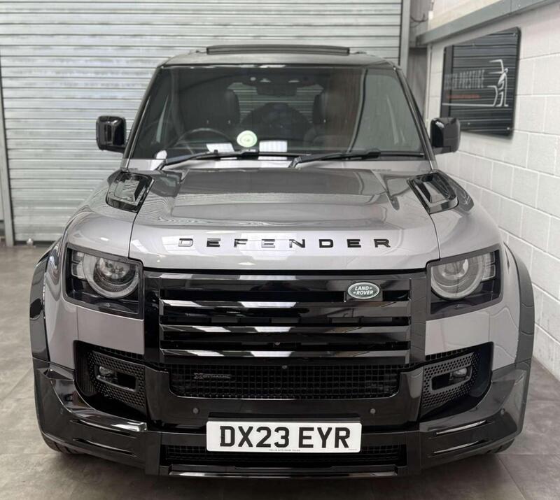 Land Rover Defender 110 view 2