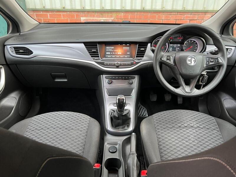 Vauxhall Astra view 16