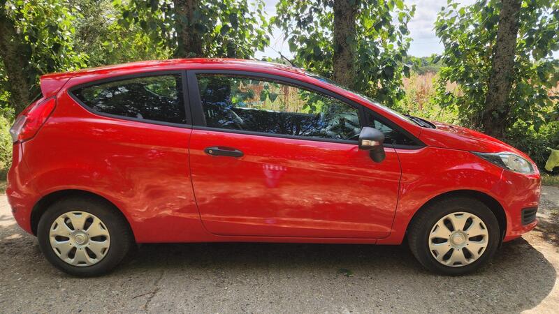 2014 Ford Fiesta — photo 16