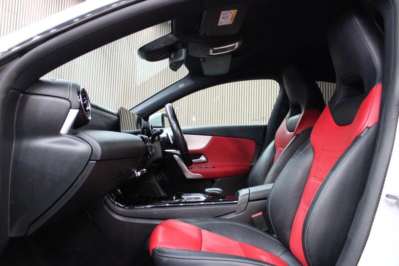 Mercedes-Benz Cla view 3