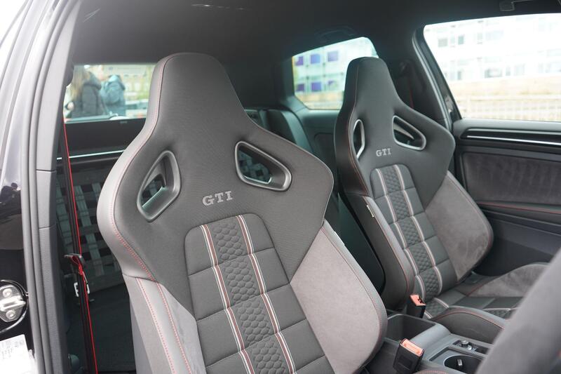 Volkswagen Golf view 3