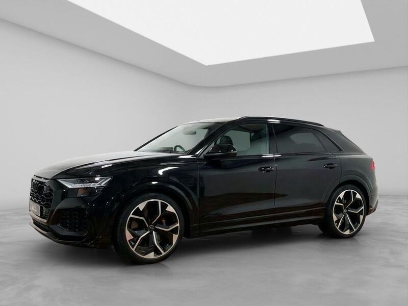 Audi RS Q8 view 6