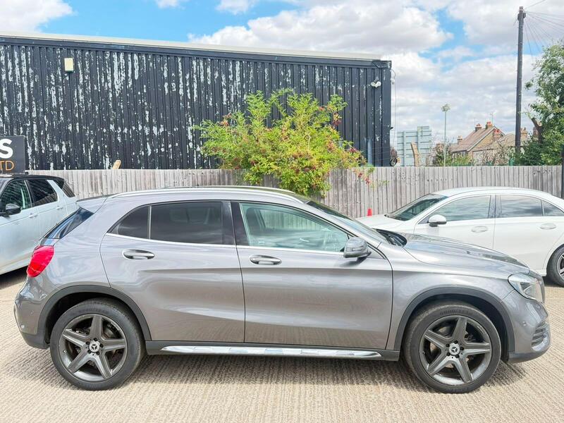 Mercedes-Benz Mercedes-Benz GLA view 7