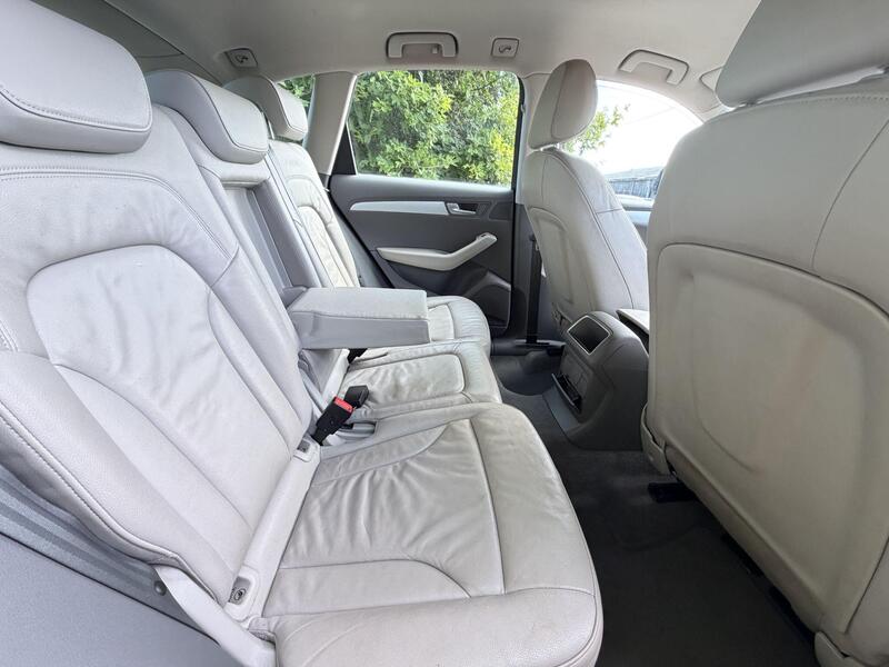 2011 Audi Q5 — photo 13